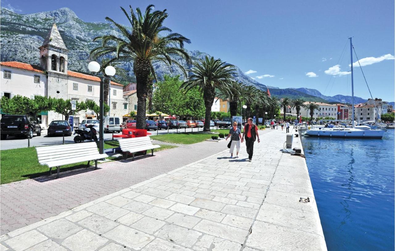 Lovely Apartment In Makarska With Kitchen Buitenkant foto